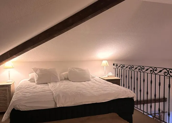 Lägenhet Gardenhouse- Yksityinen Talo Saunalla *